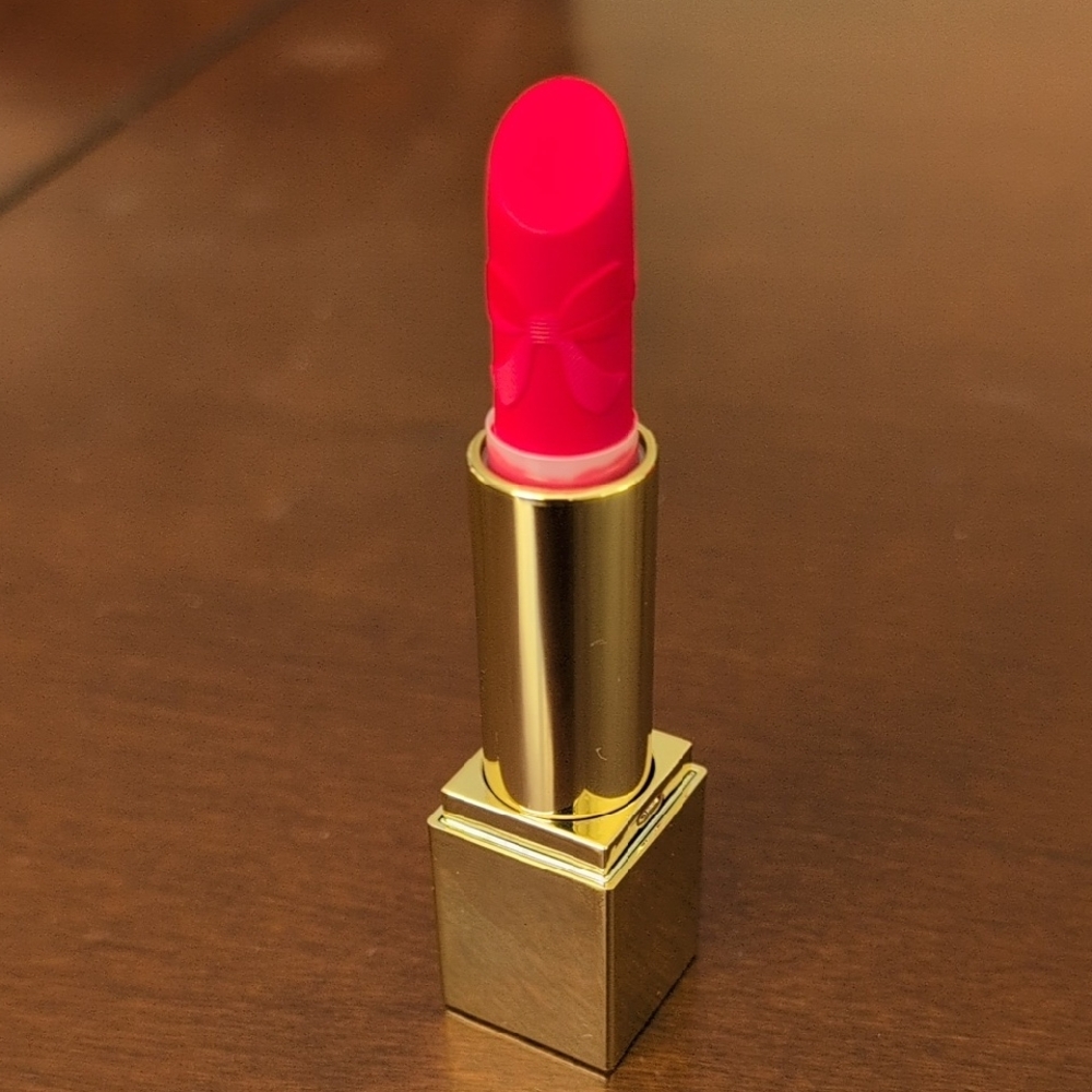 Brand New Estee Lauder Limited Edition Full Size Lipstick Red Ribbon